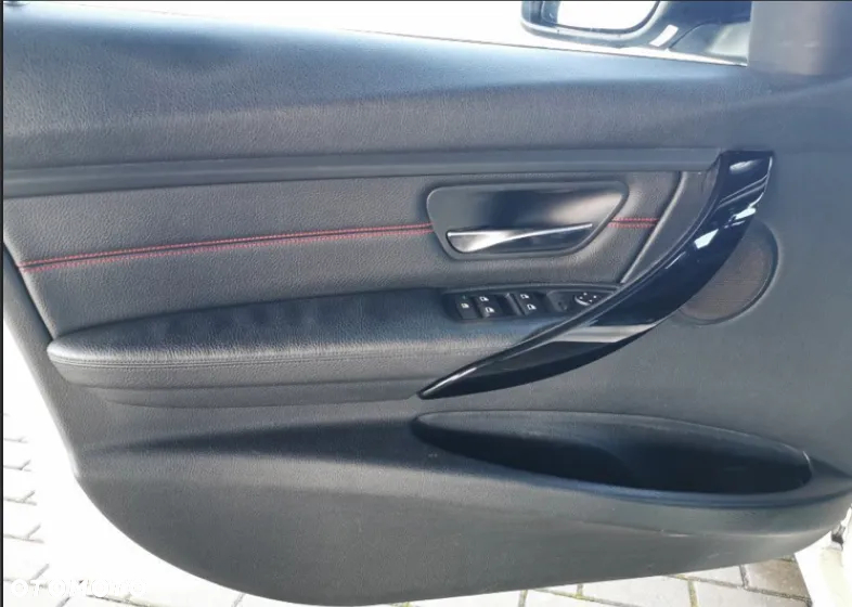 BMW Seria 3 318d Touring Sport Line - 22