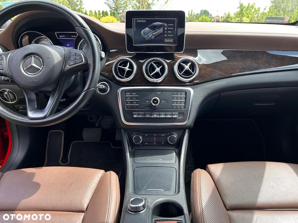 Mercedes-Benz CLA 200 7G-DCT - 23