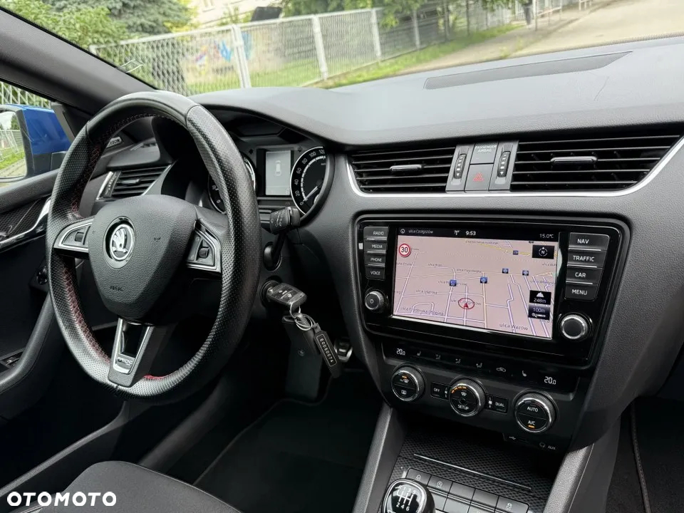 Skoda Octavia 2.0 TSI RS - 32