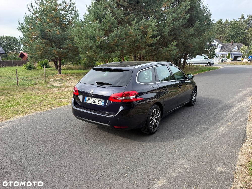 Peugeot 308 - 8