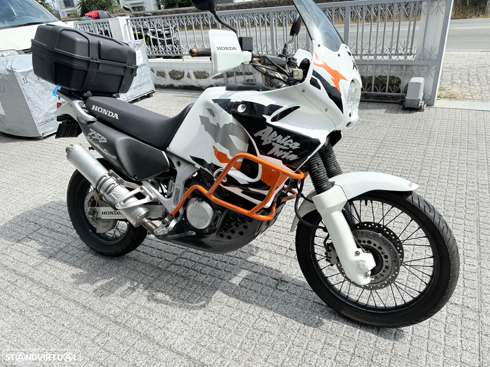 Honda Africa Twin XRV 750 - 1