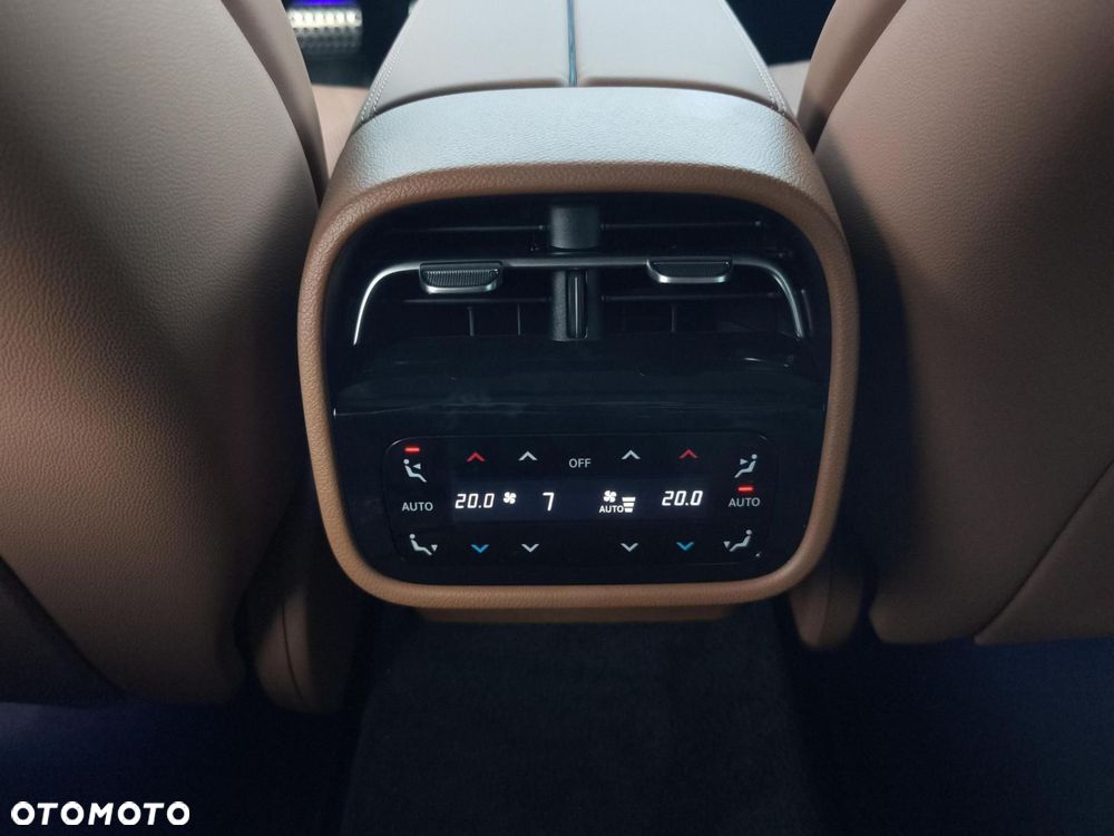 Mercedes-Benz Klasa E - 24