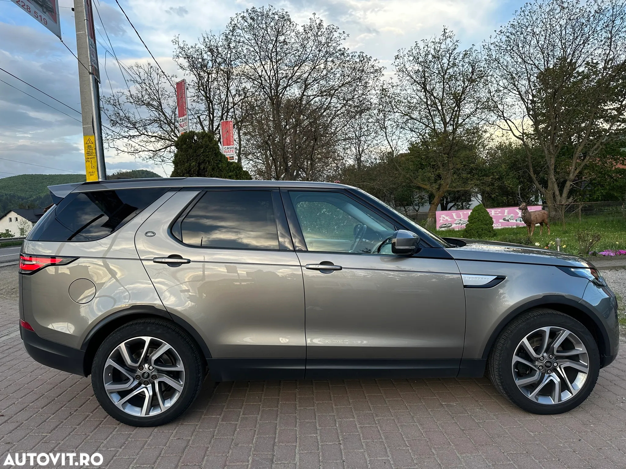 Land Rover Discovery 3.0 L TD6 HSE Luxury - 6