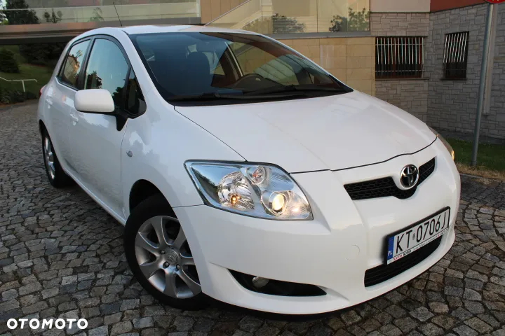 Toyota Auris 1.33 VVT-i Premium + - 32