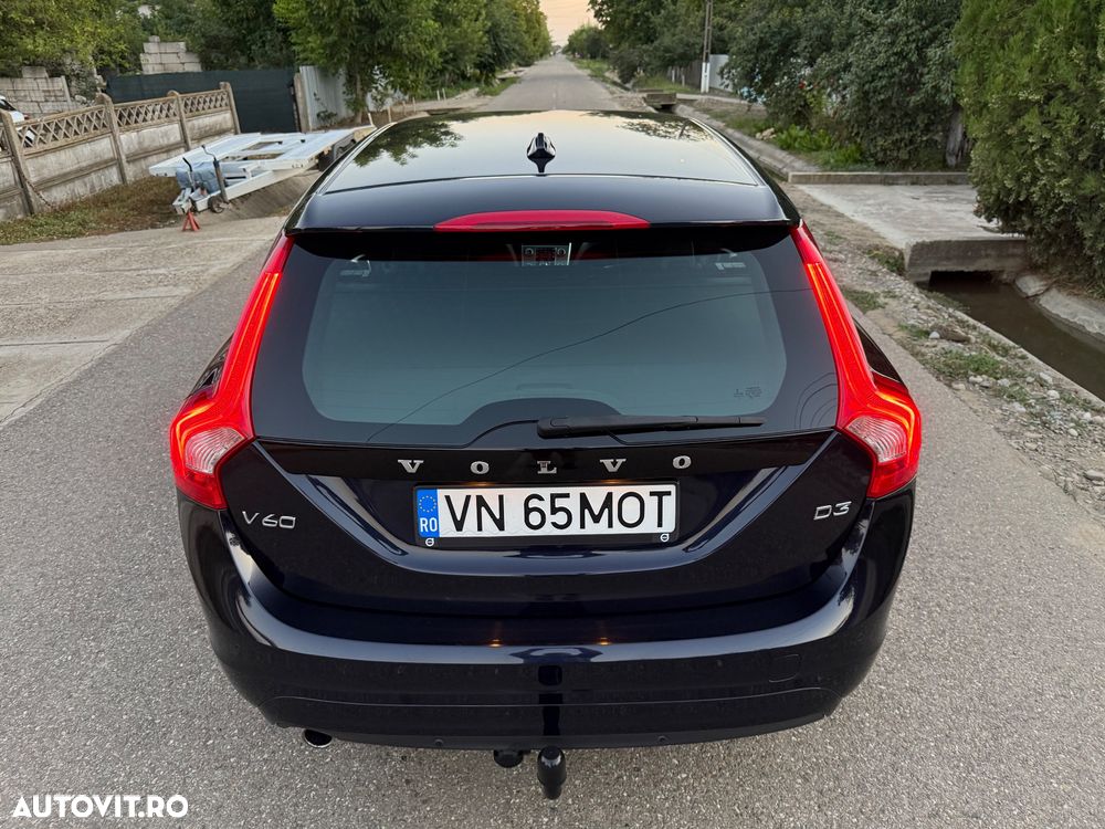 Volvo V60 D3 Momentum Pro - 25