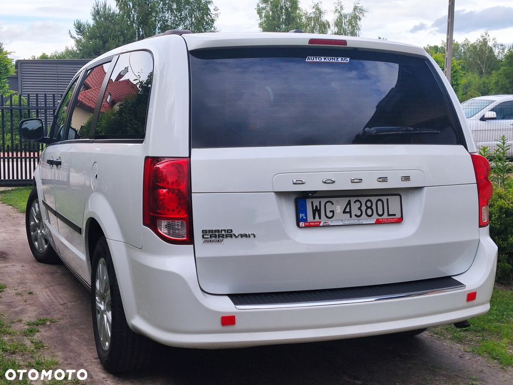 Dodge Caravan - 4