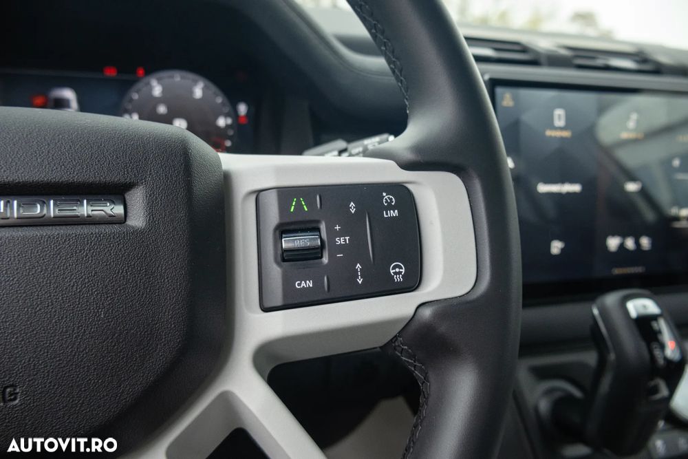 Land Rover Defender 110 3.0 D300 MHEV X-Dynamic SE - 37