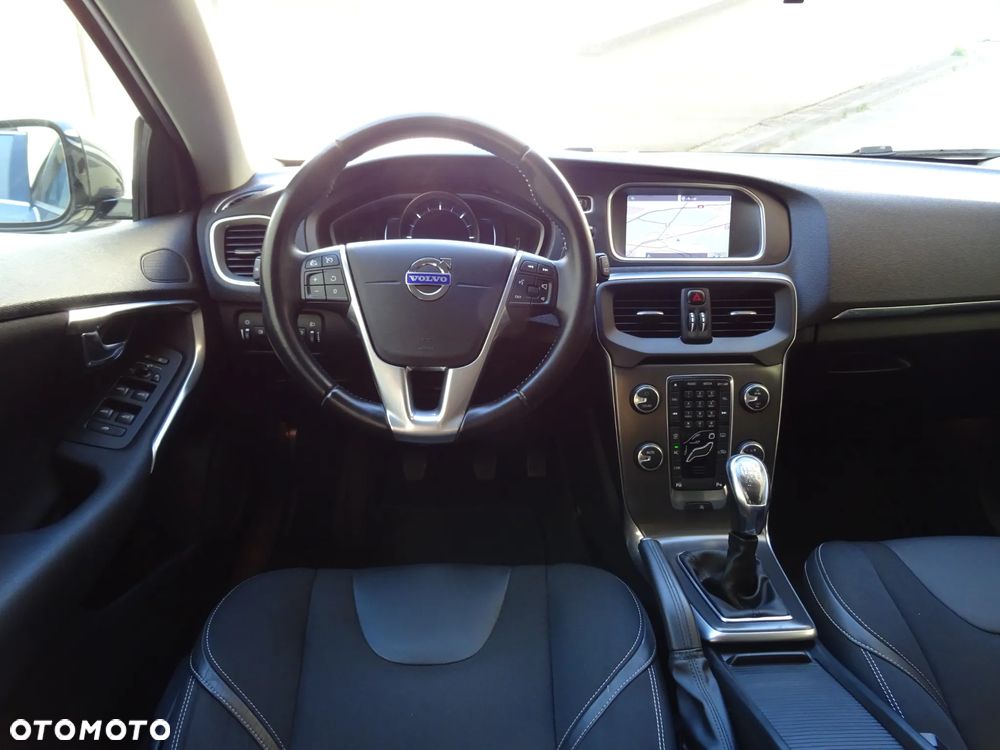 Volvo V40 D2 Momentum - 5