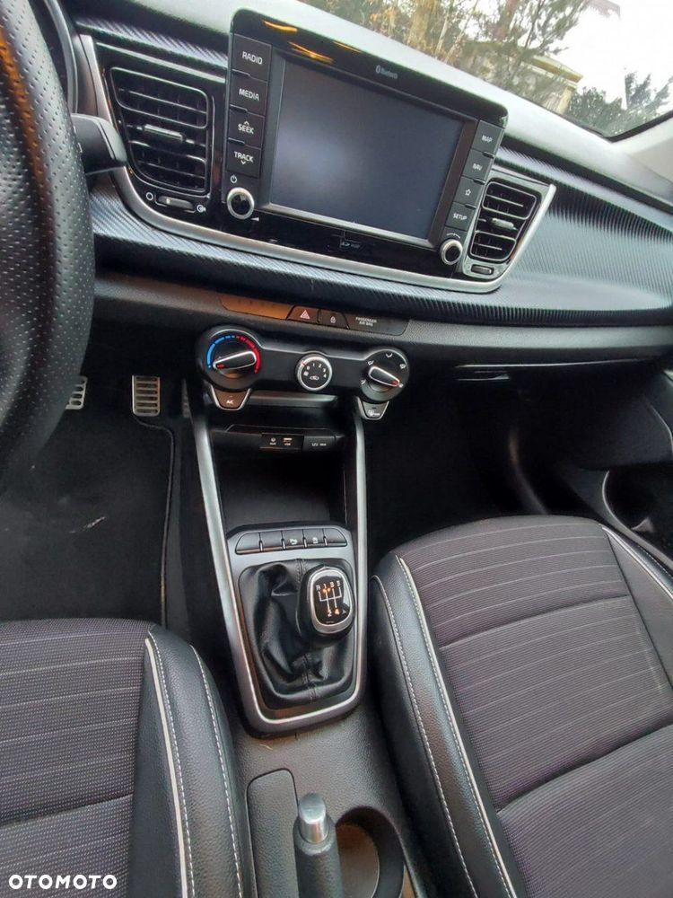 Kia Rio - 24