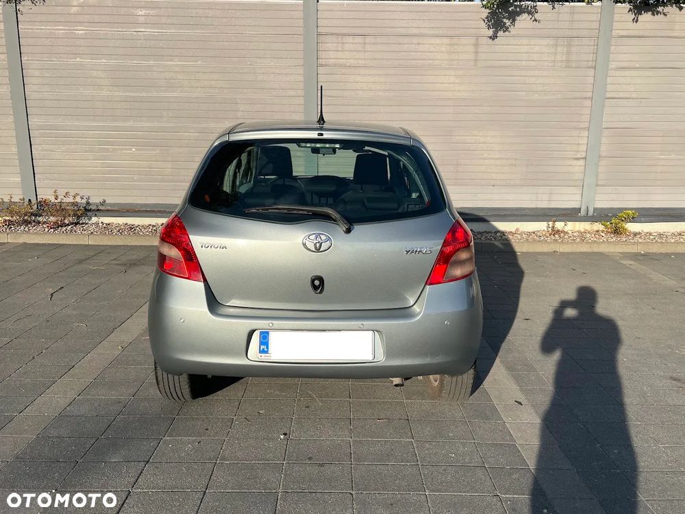 Toyota Yaris 1.3 Terra Gold - 8