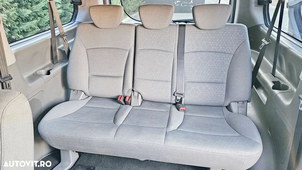 Hyundai H-1 Starex - 9