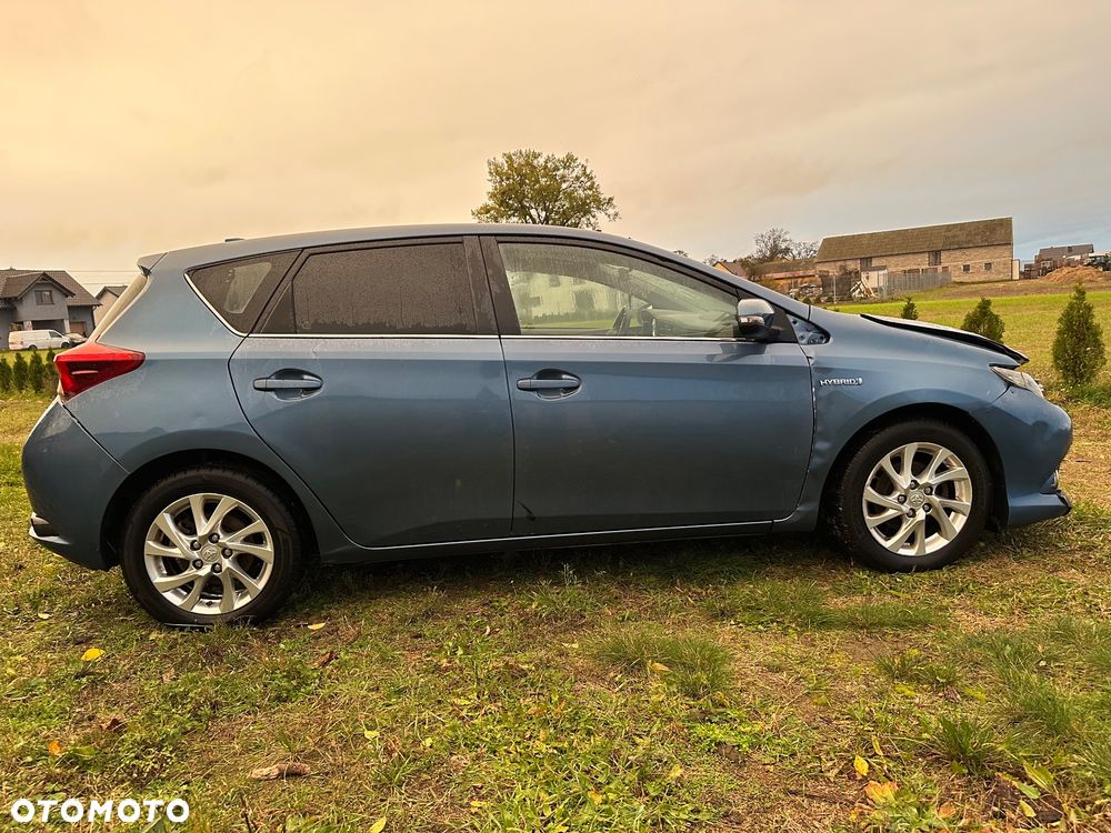 Toyota Auris 1.8 VVT-i Hybrid Automatik Design Edition - 4
