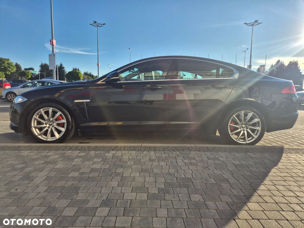 Jaguar XF 2.2 D - 3