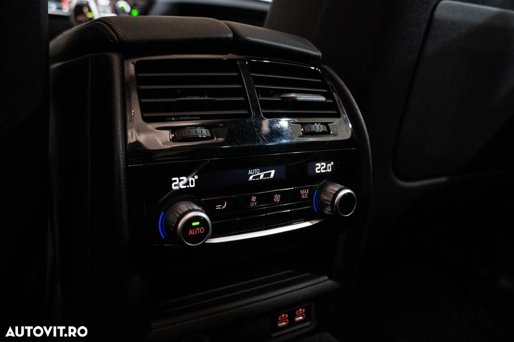 BMW Seria 5 520d Aut. Luxury Line - 32