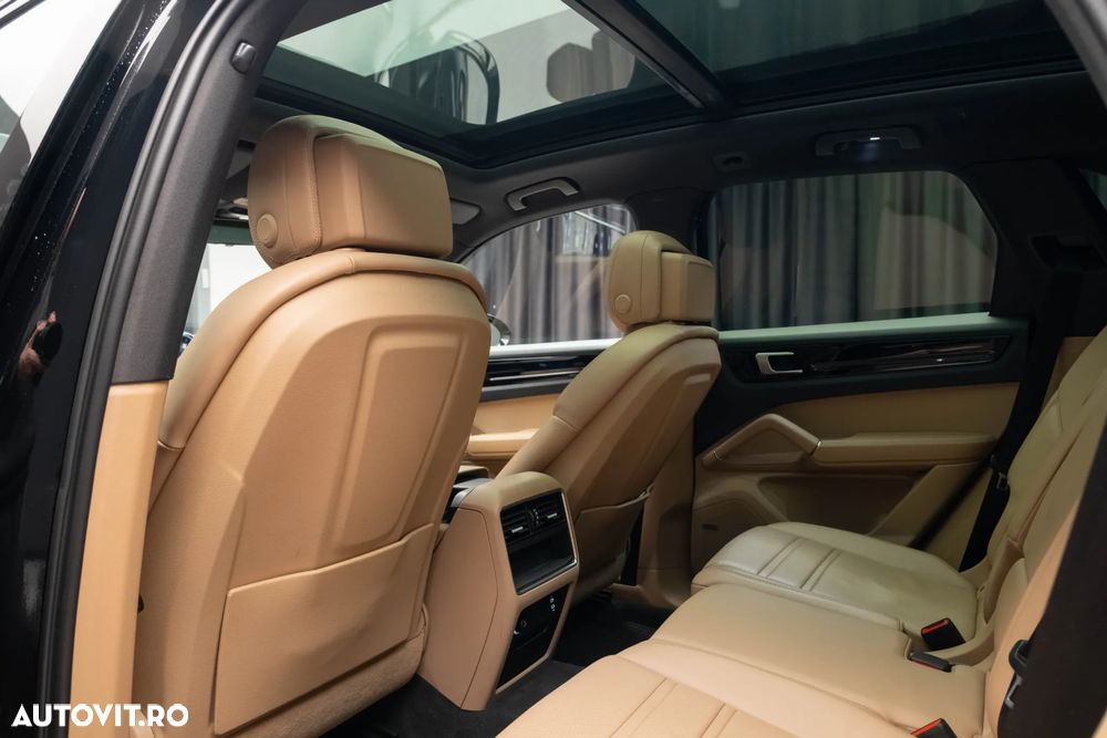 Porsche Cayenne - 37
