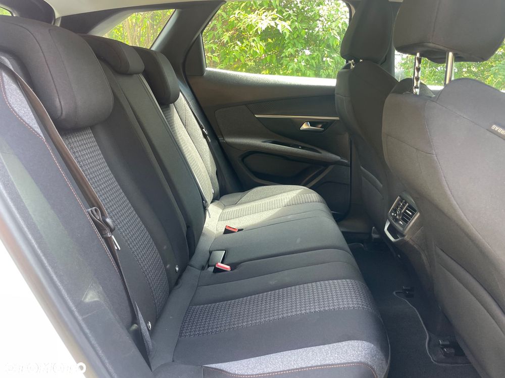 Peugeot 3008 1.2 PureTech GPF Allure S&S - 16