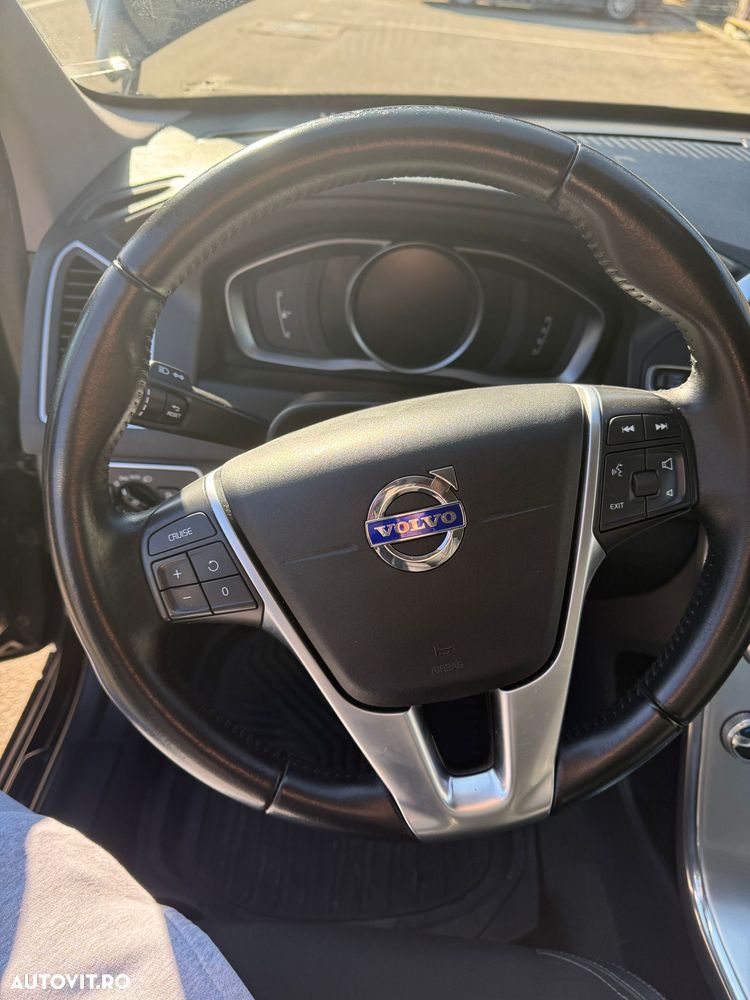 Volvo XC 60 D4 AWD Geartronic Summum - 8