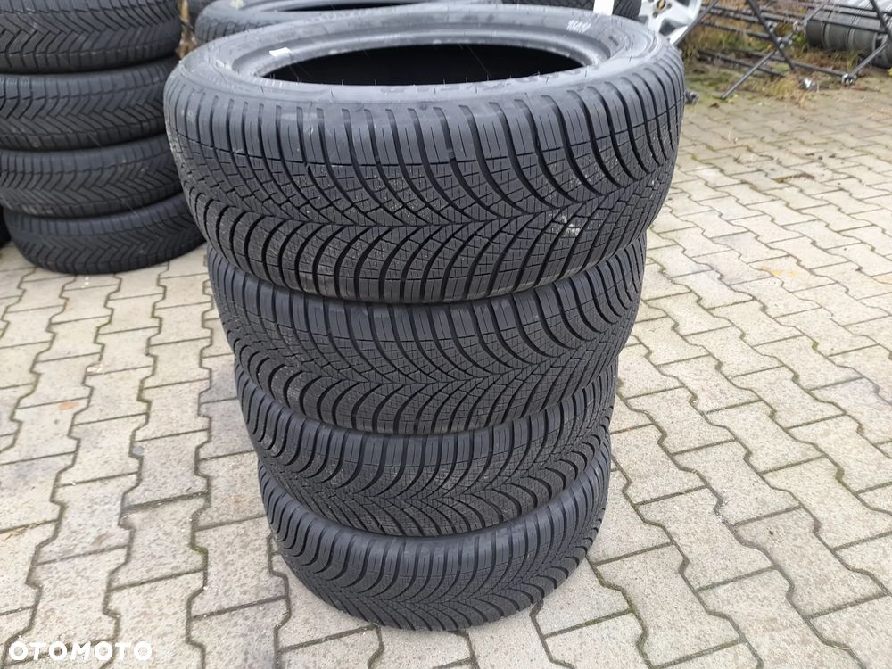 Opony całoroczne Goodyear Vector 4Seasons 215/55 17 98W M+S