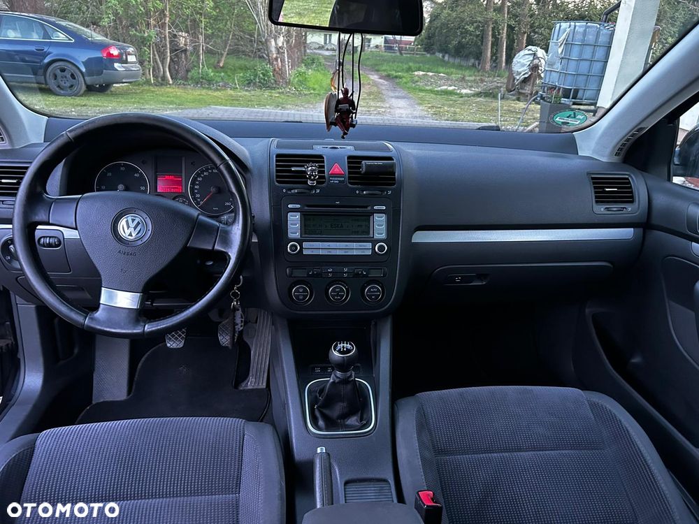 Volkswagen Golf - 17