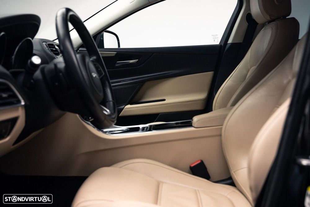 Jaguar XE 2.0 D Prestige Aut. - 19