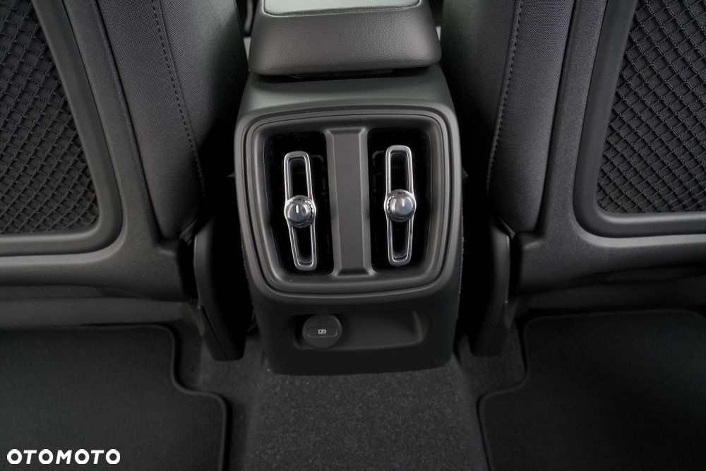 Volvo XC 40 B3 Core - 25