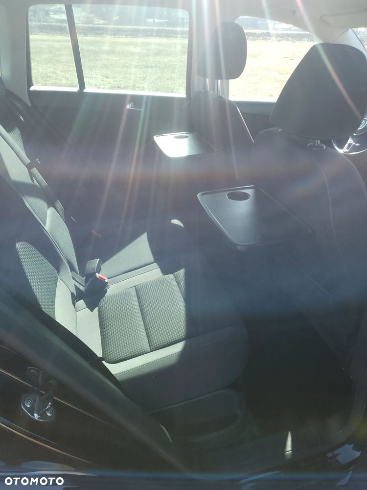 Volkswagen Tiguan - 11