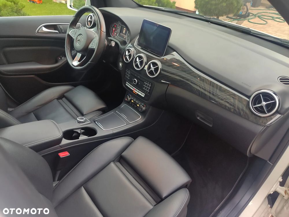 Mercedes-Benz Klasa B 250 4-Matic - 17