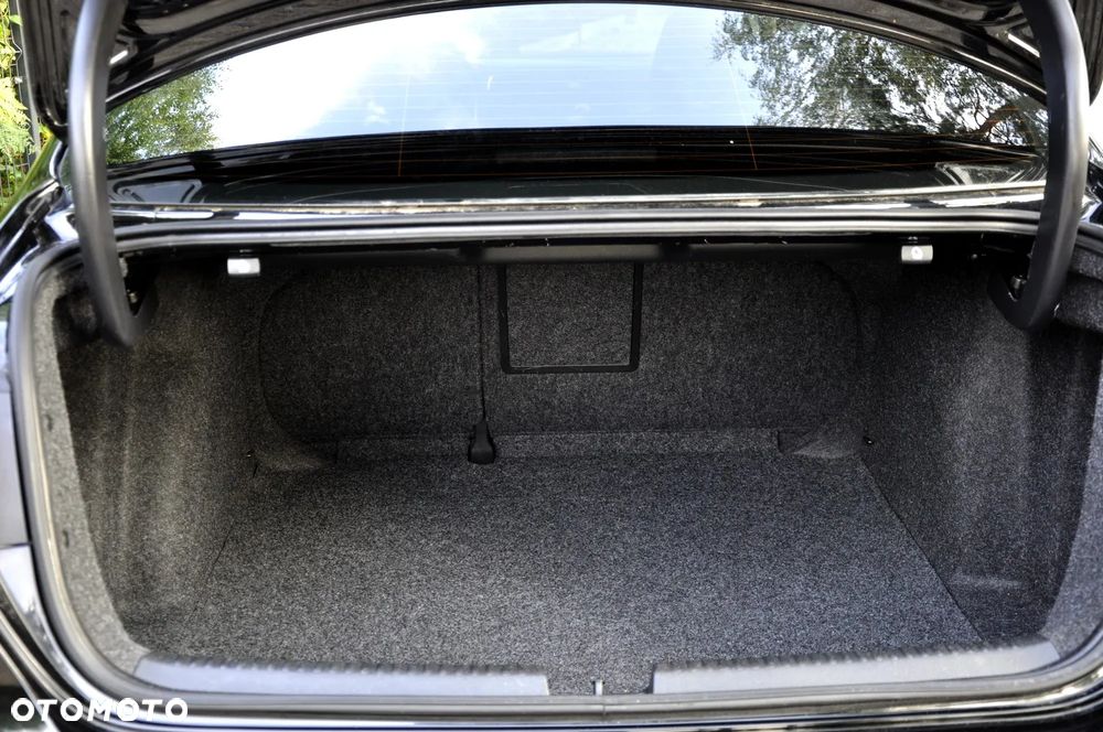 Volkswagen Jetta 2.0 TDI DSG Highline - 28