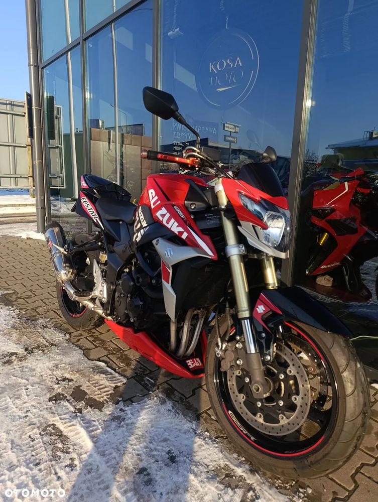 Suzuki GSR - 9