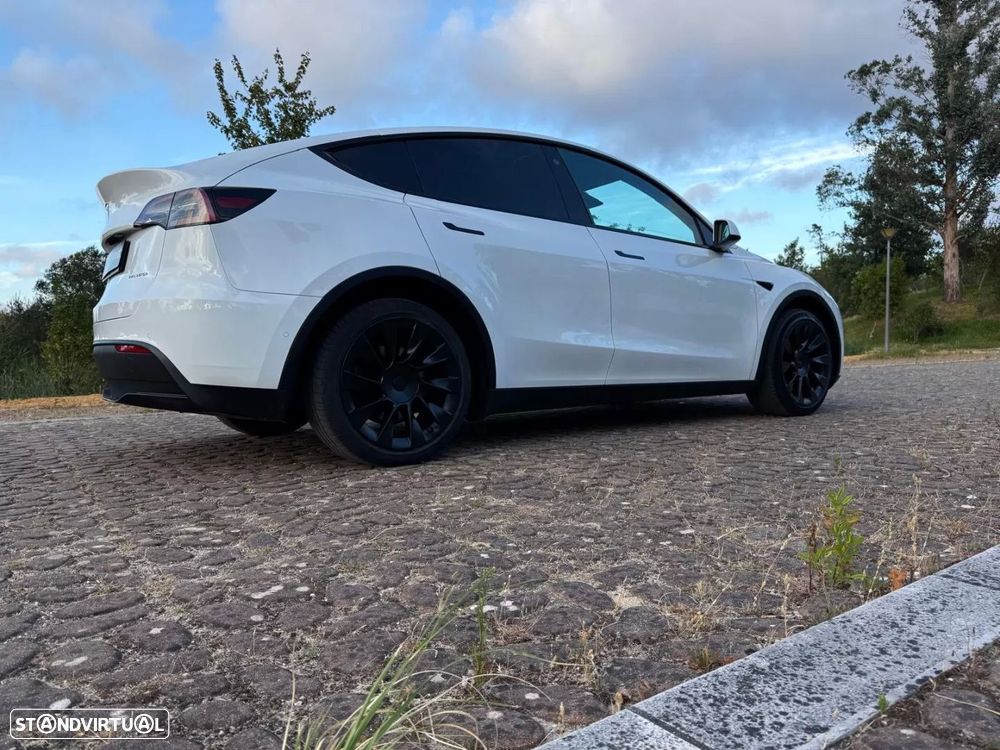 Tesla Model Y Long Range Dual Motor AWD - 18
