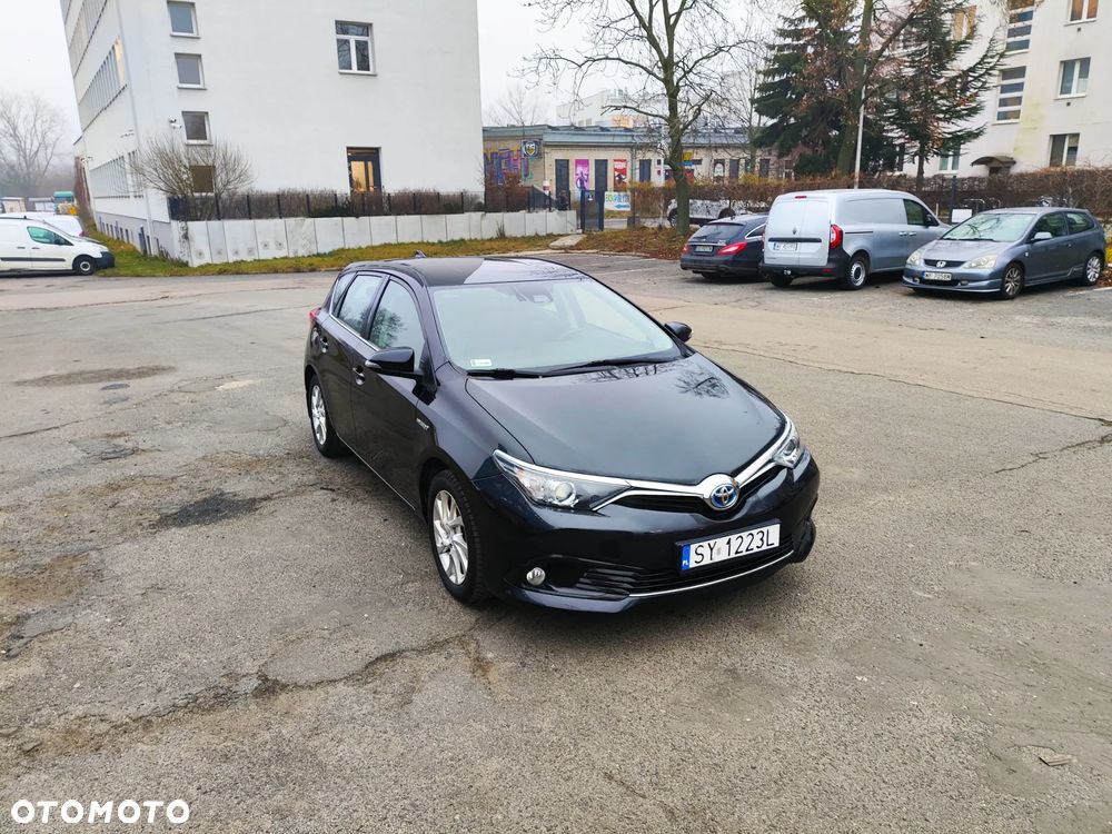 Toyota Auris Hybrid 135 Prestige - 2