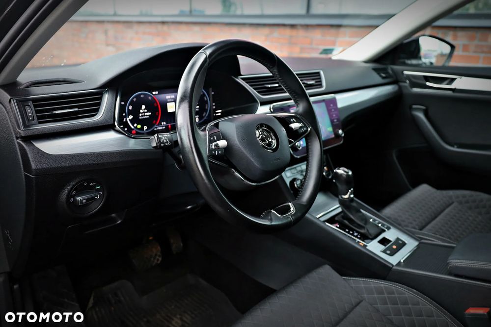 Skoda Superb 2.0 TDI SCR Ambition DSG - 22