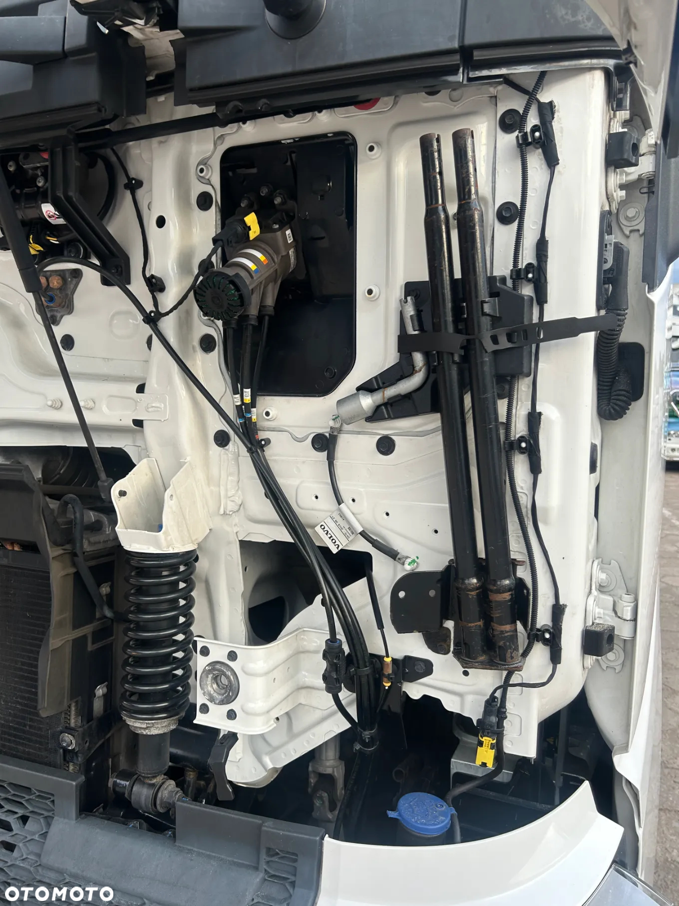Volvo FH 460 GAZ LNG + DIESEL / PRZEBIEG TYLKO 557 767 KM / 2019 ROK !! - 17