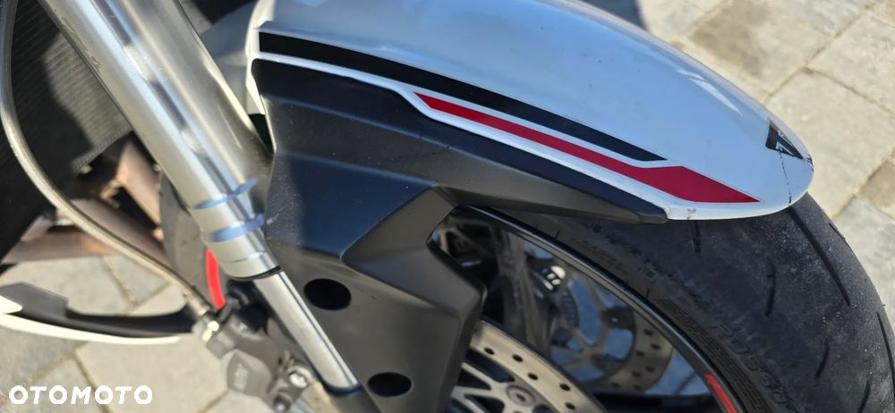 Triumph Street Triple - 14