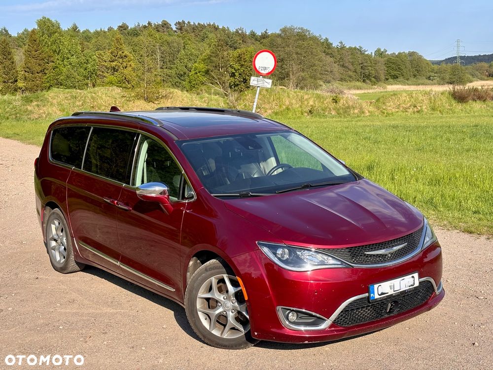Chrysler Pacifica - 2