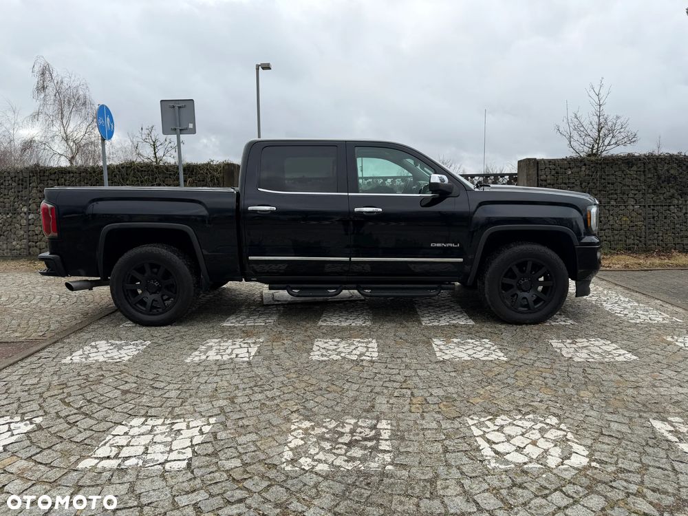 GMC Sierra - 13