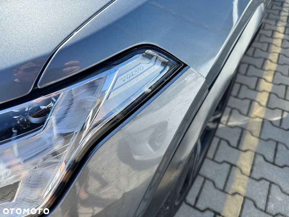 Volvo XC 90 D5 AWD R-Design 7os - 27