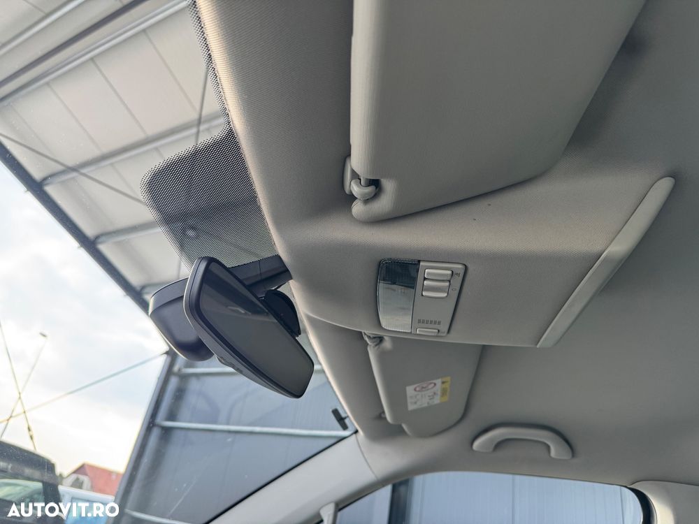 Volkswagen Caravelle - 22