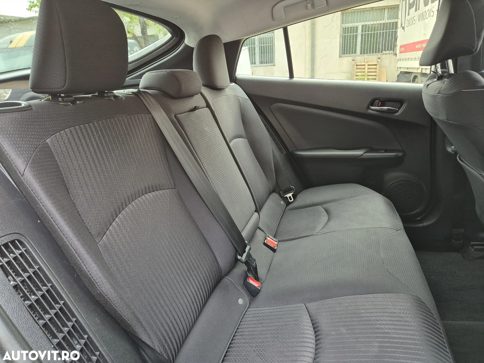 Toyota Prius Plug-in Hybrid Executive - 12
