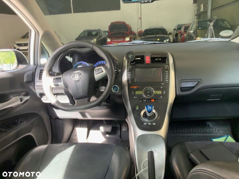 Toyota Auris 1.8 VVT-i Automatik Executive - 4