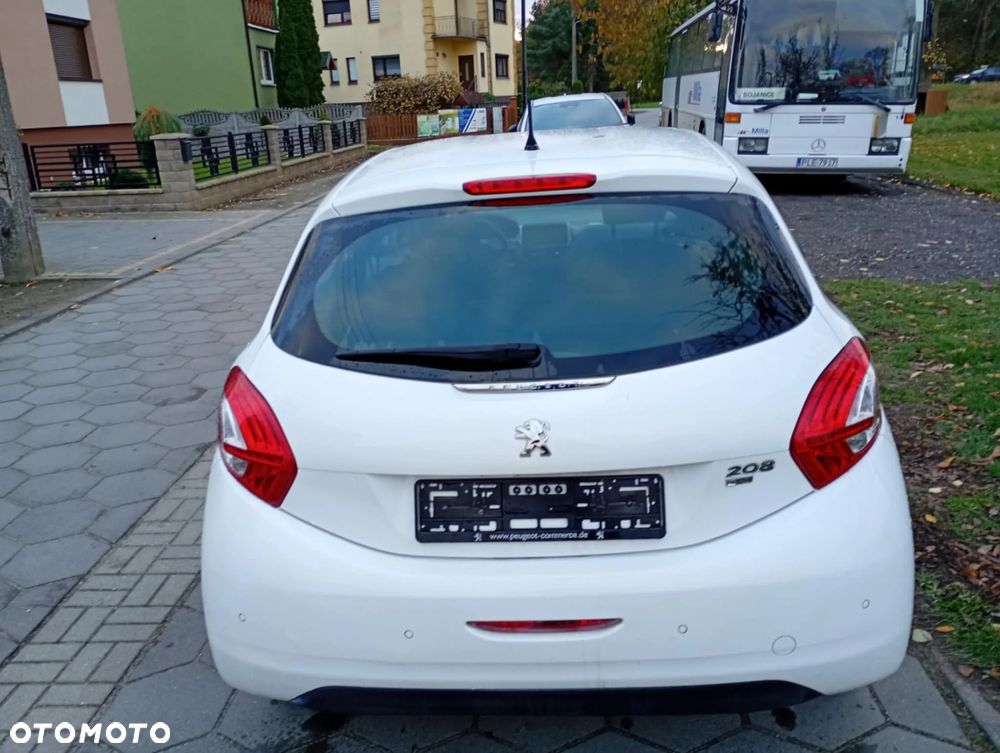Peugeot 208 - 3