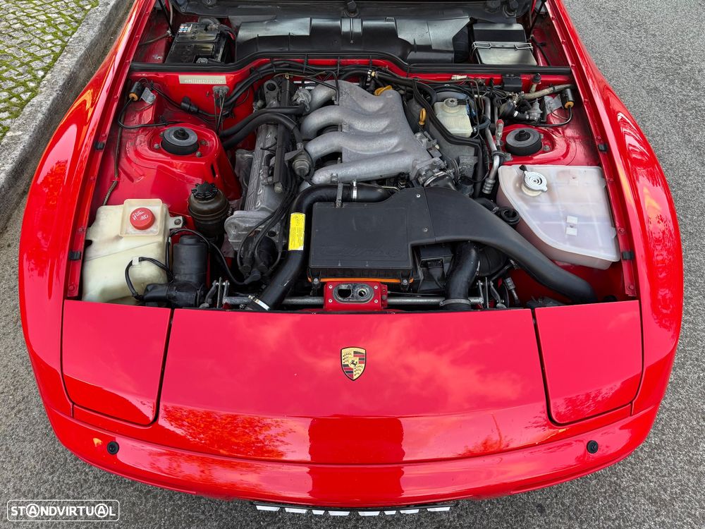 Porsche 944 Turbo S - 12