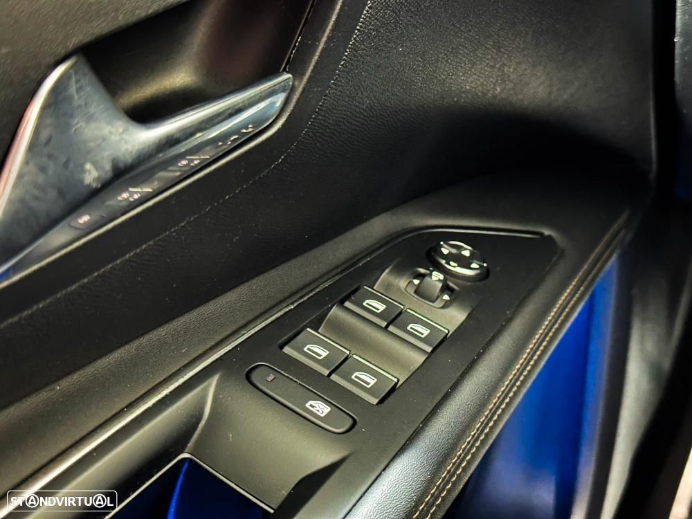 Peugeot 3008 1.6 Hybrid GT Pack e-EAT8 - 43