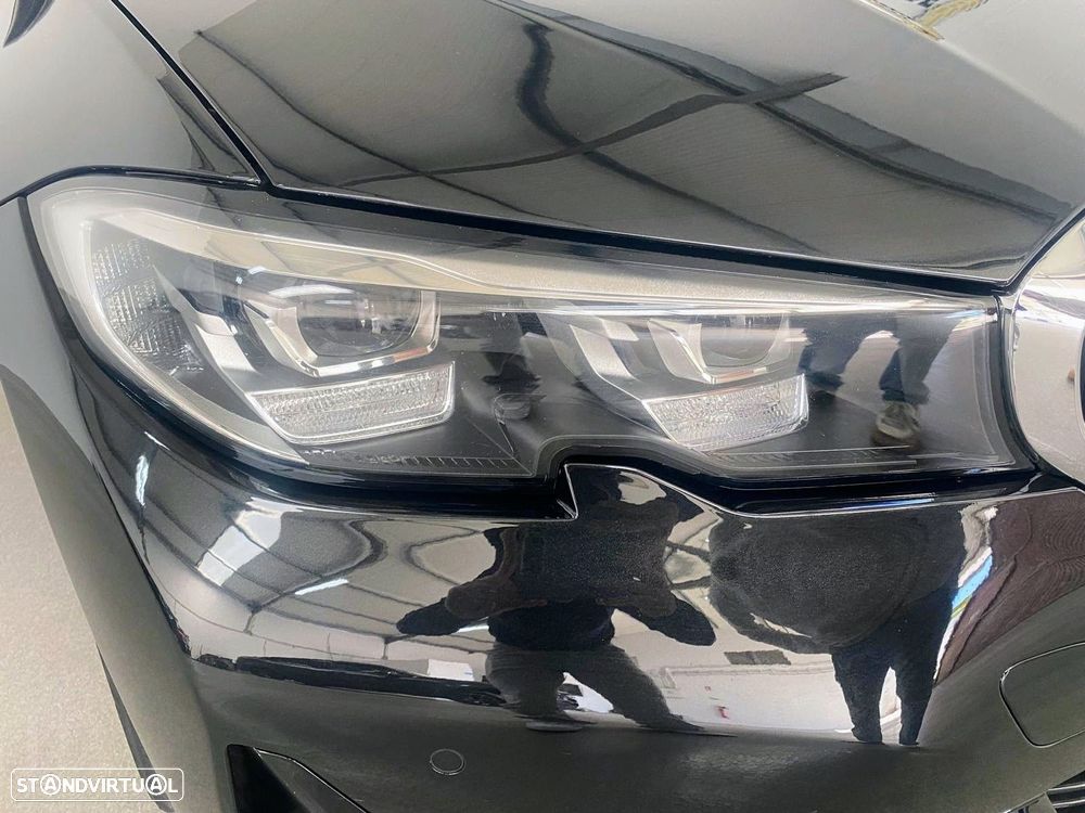 BMW 318 d Line Sport Auto - 35