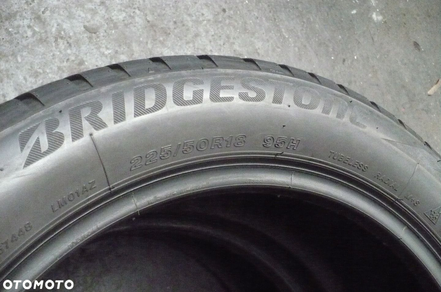 2x BRIDGESTONE Blizzak LM001 RFT 225/50R18 5,6mm 2022 - 3