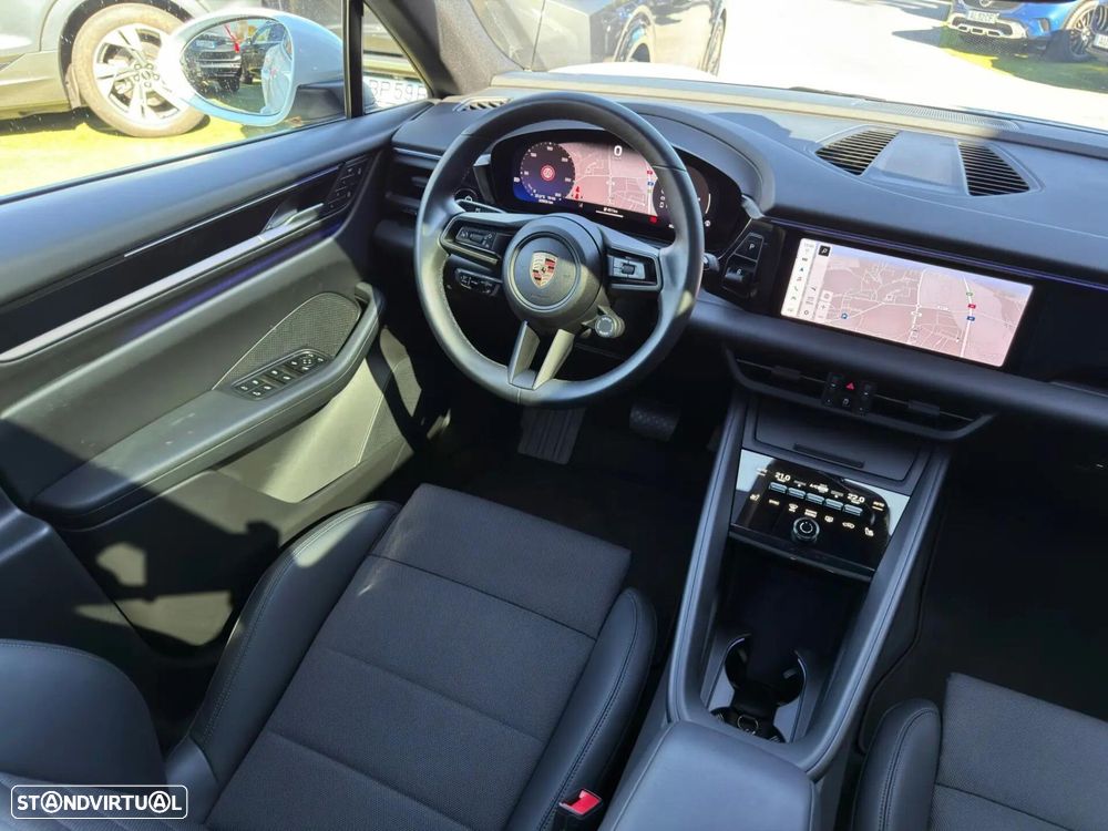 Porsche Macan Electric 4 - 30