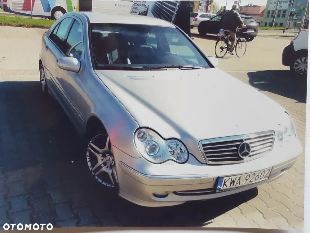 Mercedes-Benz Klasa C 270 CDI Avantgarde - 13