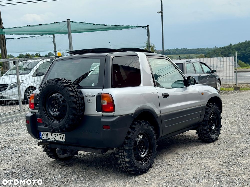 Toyota RAV4 2.0 - 18