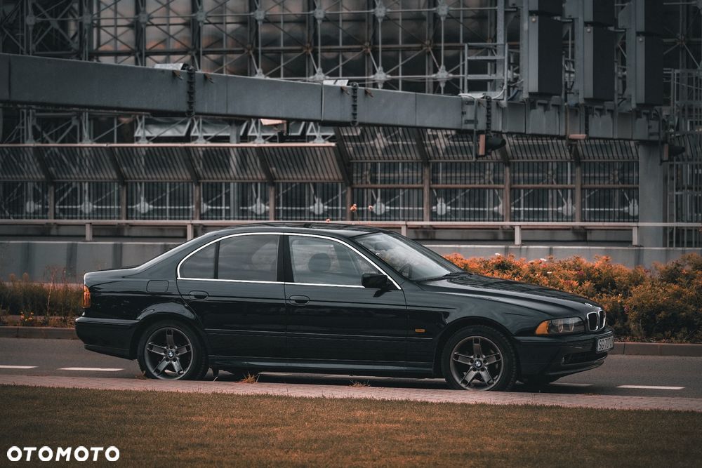 BMW Seria 5 525i - 2
