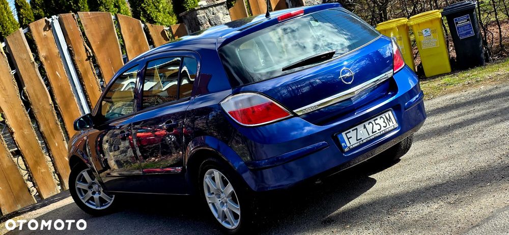 Opel Astra 1.8 Innovation - 28